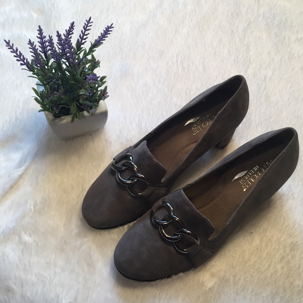 Aerosole grey suede pumps